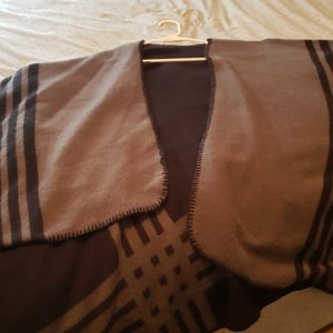 Black and Grey Reversible Fleece Wrap